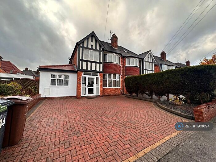 4 Bedroom Semi Detached House To Rent In Moreton Road, Solihull, B90