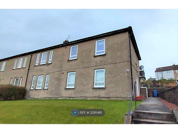 3 Bedroom Flat To Rent In Dalgleish Avenue, Clydebank, G81