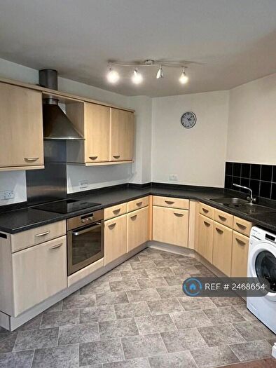 2 Bedroom Flat To Rent In Leonard Street, Bingley, BD16