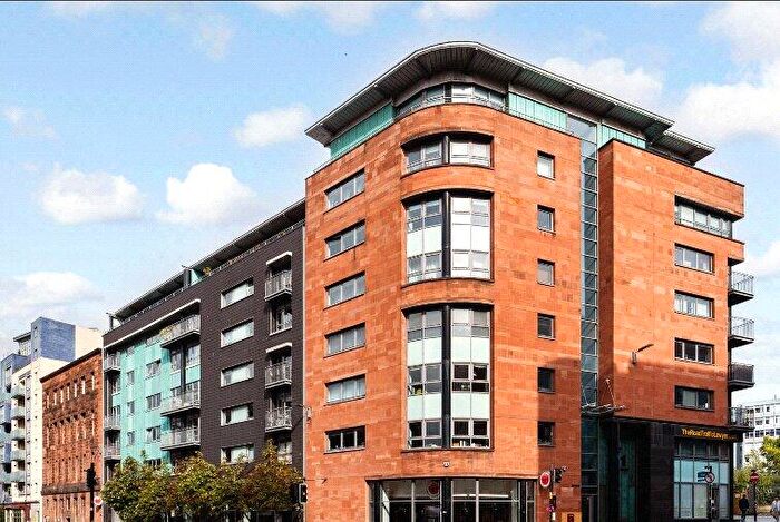 2 Bedroom Apartment To Rent In High Street, Mercahnt City, G1