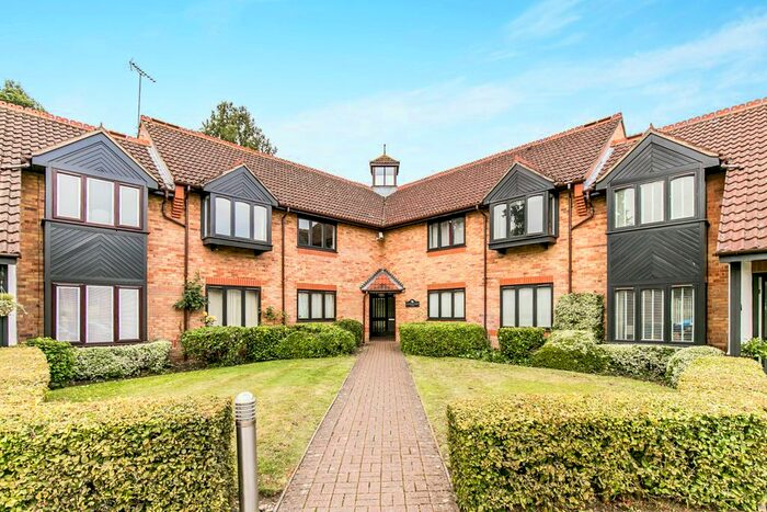 2 Bedroom Flat To Rent In Stanbury Gate, Spencers Wood, Reading, RG7