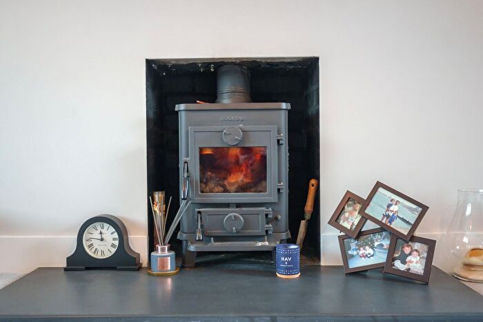 3 Bedroom Bungalow For Sale In The Strouds, Beenham, Reading, Berkshire, RG7