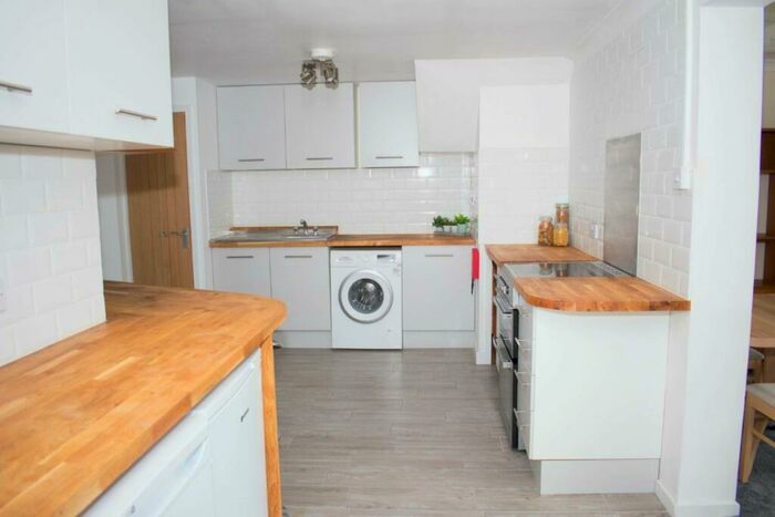 6 Bedroom Terraced House To Rent In Bed Student Home - Green Dell, Canterbury, CT2
