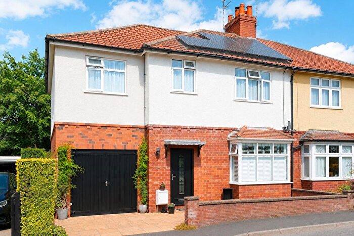 4 Bedroom Semi Detached House For Sale In Slingsby Grove, York, YO24