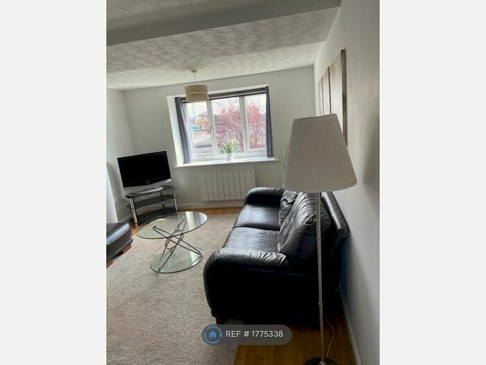 1 Bedroom Flat To Rent In Newsholme Close, Culcheth, WA3