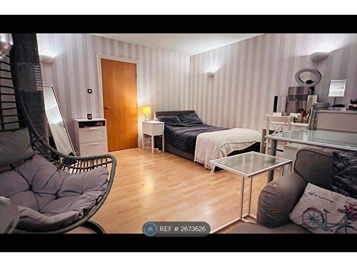 Studio To Rent In Britannia House, Leeds, LS1