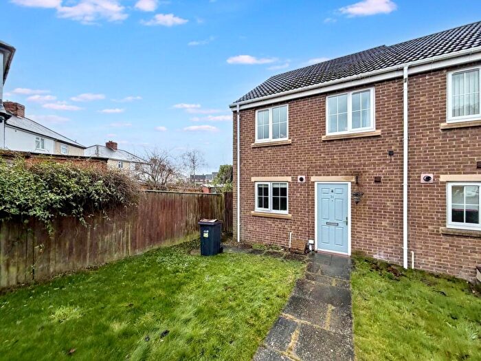 3 Bedroom End Of Terrace House For Sale In Finchale View, West Rainton, Houghton Le Spring, Durham, DH4