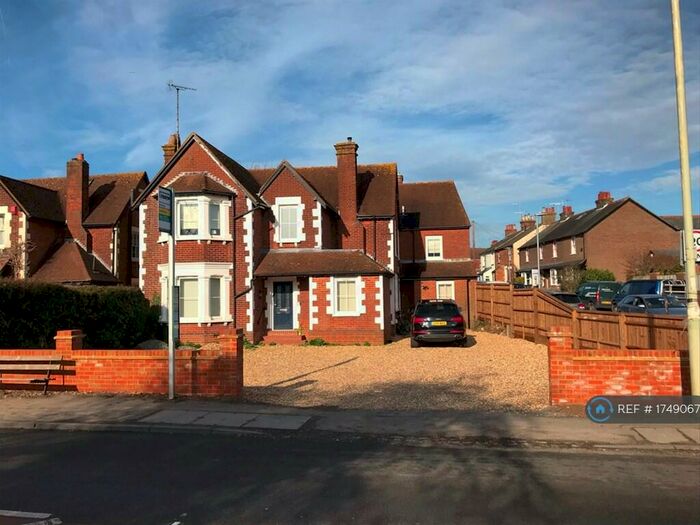 2 Bedroom Flat To Rent In Aylesbury Road, Tring, HP23