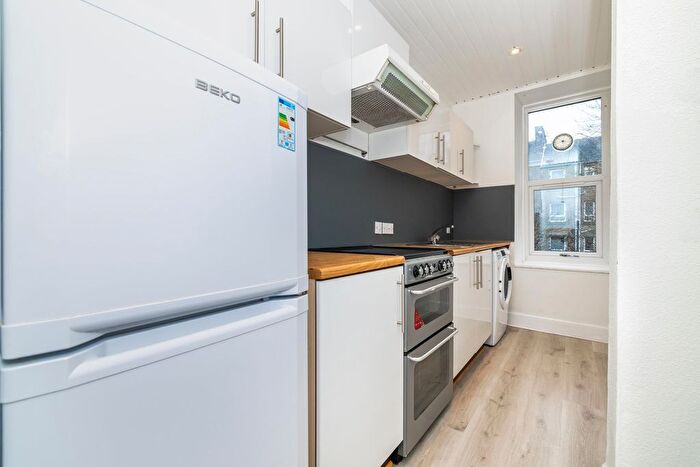 2 Bedroom Flat To Rent In Morgan Street, Dundee, DD4