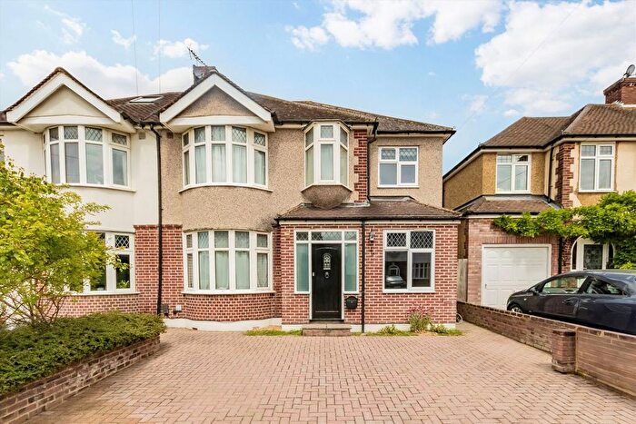 5 Bedroom Property To Rent In Mavis Close, Epsom, KT19