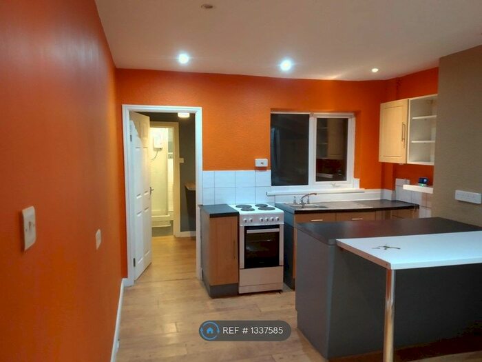 3 Bedroom Terraced House To Rent In Princes Street, Mansfield, NG18