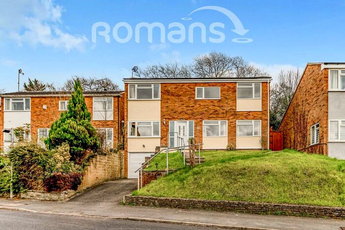 3 Bedroom Detached House To Rent In Green Hill, High Wycombe, HP13