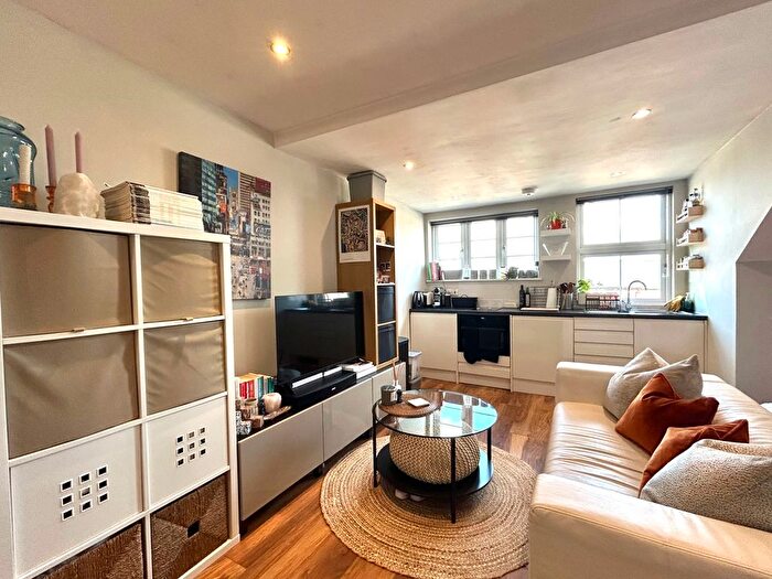 1 Bedroom Studio To Rent In Milman Road, Reading, Berkshire, RG2