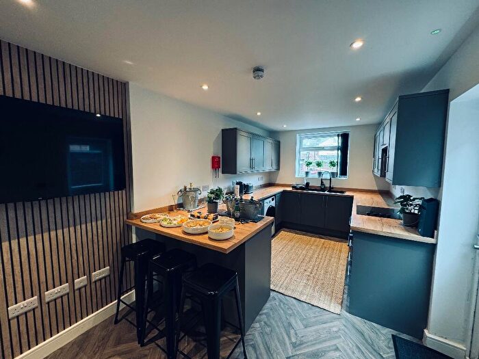 6 Bedroom Terraced House To Rent In House Share - Studio Rooms - Cheyney Road, Chester, CH1