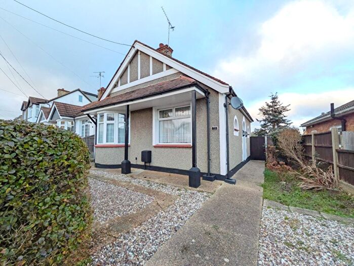 2 Bedroom Detached Bungalow For Sale In The Avenue, Hadleigh, Essex, SS7
