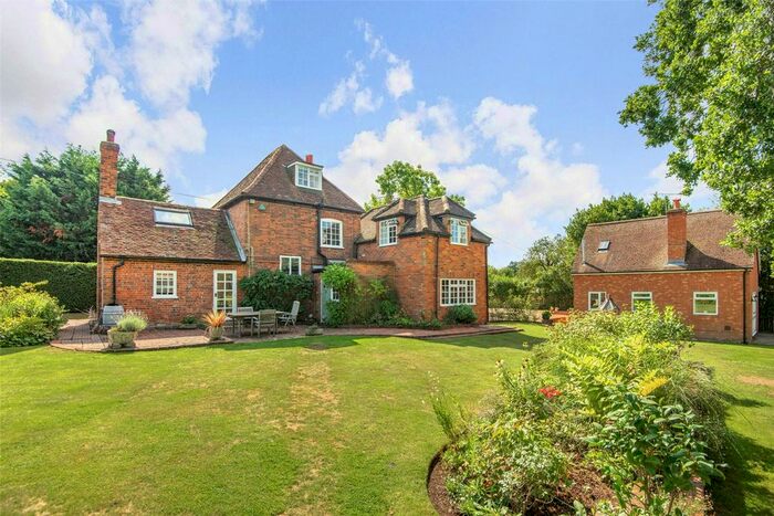 5 Bedroom Detached House For Sale In Billingbear Lane, Binfield, Bracknell, Berkshire, RG42