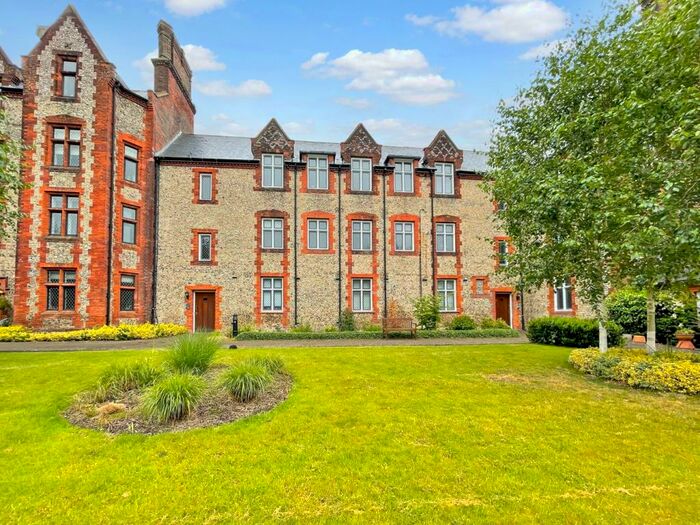 2 Bedroom Apartment To Rent In Whielden Street, Amersham, HP7