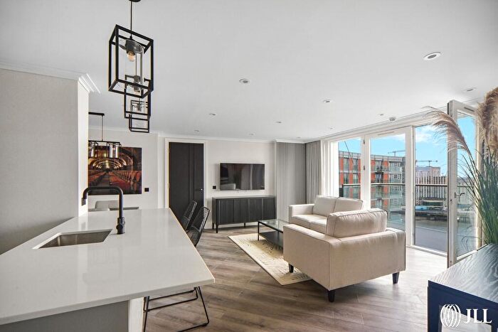 2 Bedroom Apartment To Rent In New Providence Wharf, Canary Wharf, E14