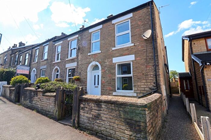 3 Bedroom End Of Terrace House For Sale In Simmondley Lane, Glossop, SK13