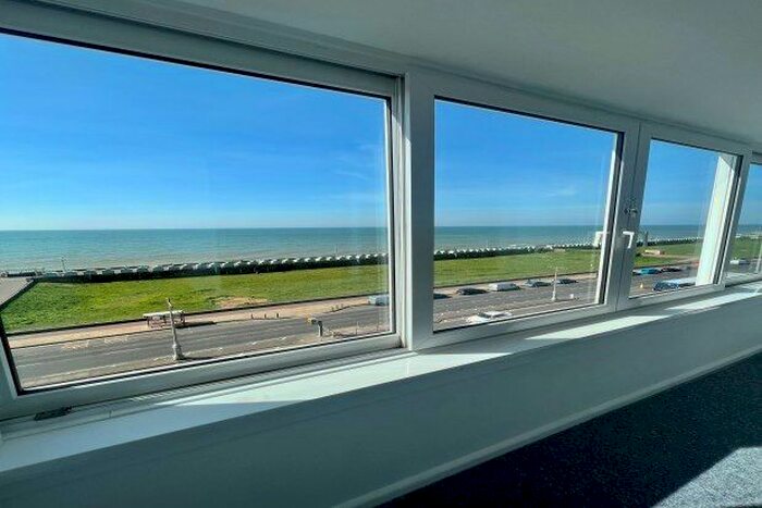 2 Bedroom Flat To Rent In Kingsway, Hove, BN3