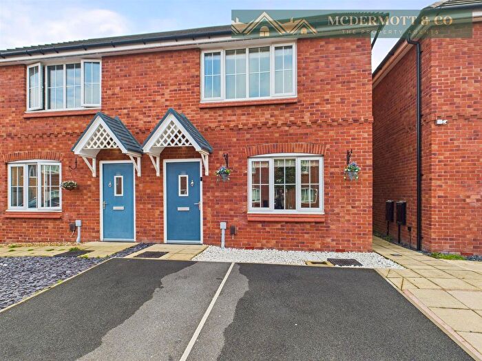 3 Bedroom Semi-detached House For Sale In Water Mill Avenue, Chadderton, OL9