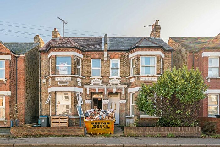 4 Bedroom Semi-Detached House To Rent In Hawks Road, Norbiton, Kingston Upon Thames, KT1