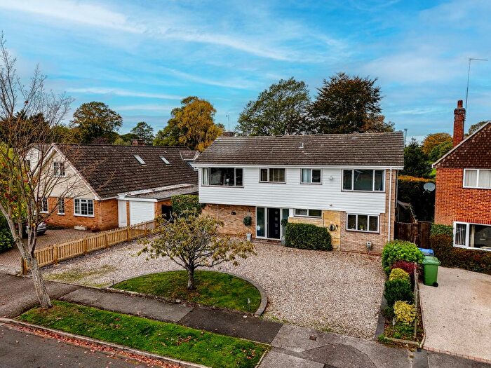 4 Bedroom Detached House For Sale In Manor Green, Stratford-Upon-Avon, CV37