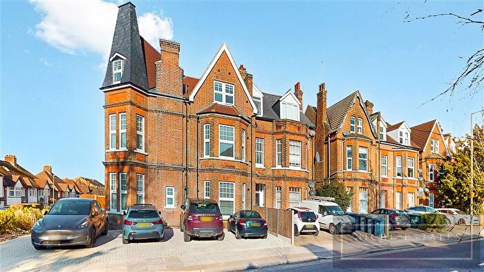 2 Bedroom Flat To Rent In Nether Street, London, N3