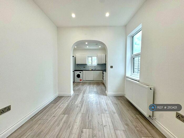 2 Bedroom Flat To Rent In Station Grove, Wembley, HA0
