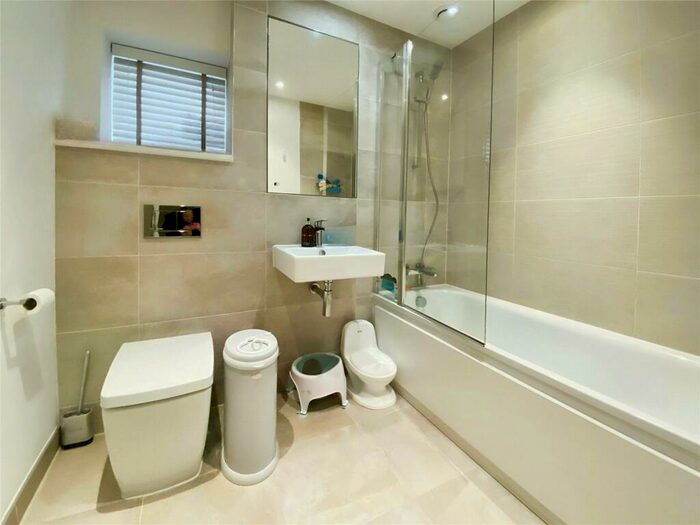 4 Bedroom Detached House To Rent In Steadman Close, Snodland, Kent, ME6