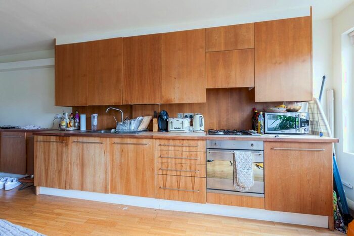 1 Bedroom Flat To Rent In Cowper Street, Shoreditch, London, EC2A