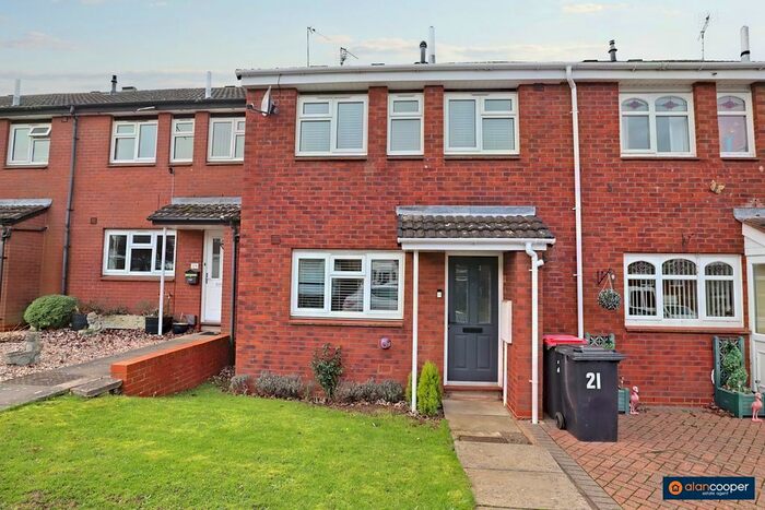 3 Bedroom Terraced House For Sale In Stoneleigh Close, Hartshill, Nuneaton, CV10
