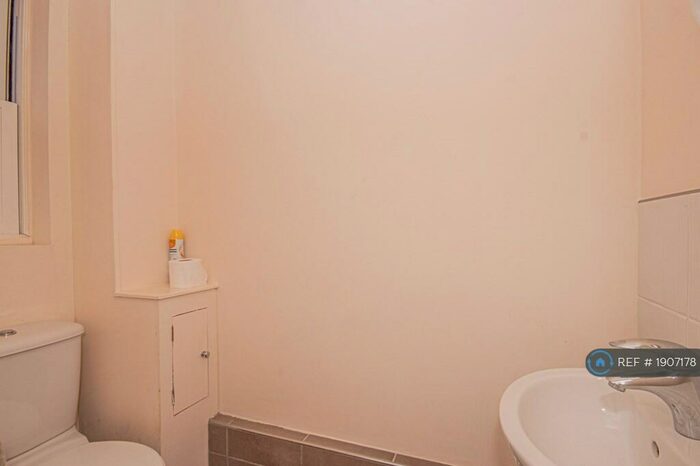 6 Bedroom Terraced House To Rent In Gordon Street, Leamington Spa, CV31