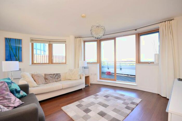 2 Bedroom Flat To Rent In Meath Crescent, Bethnal Green, London, E2