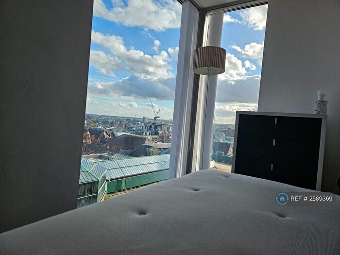 2 Bedroom Flat To Rent In Basilica, Leeds, LS1