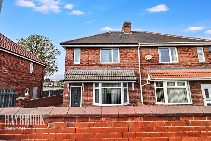 3 Bedroom Semi-Detached House For Sale In Wharf Road, Kilnhurst, S64