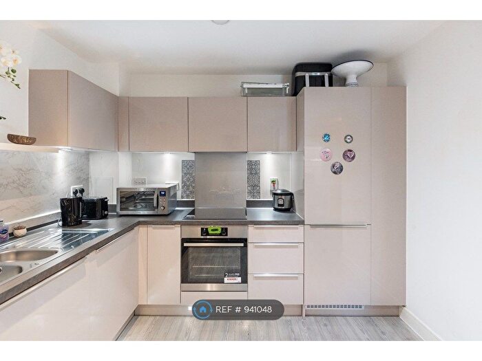1 Bedroom Flat To Rent In Hoffmans Road, London, E17