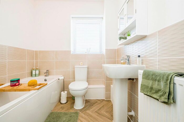 2 Bedroom Flat For Sale In Dol Glaswg, Capel Llanilltern, Cardiff, CF5