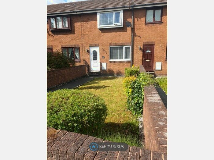 2 Bedroom Terraced House To Rent In Walshaw Road, Bury, BL8