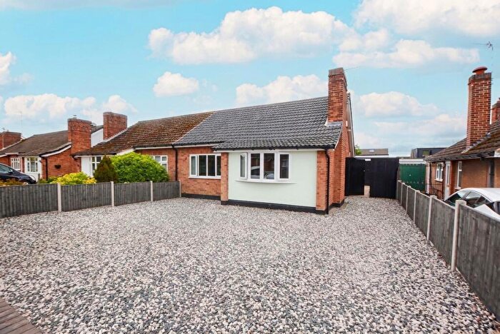 2 Bedroom Semi-Detached Bungalow For Sale In Dorset Avenue, Wigston, Leicester, LE18