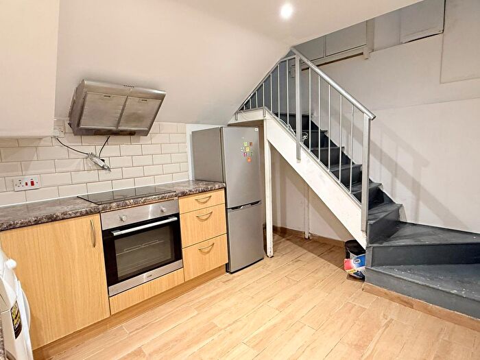 2 Bedroom Flat To Rent In Ilford, IG1