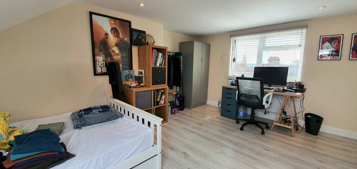 Studio To Rent In Empire Road, Perivale, UB6