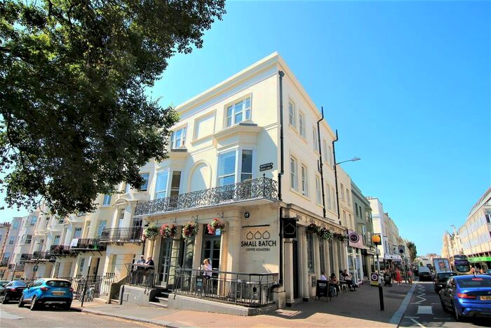 4 Bedroom Flat To Rent In Western Road, Brighton, BN1