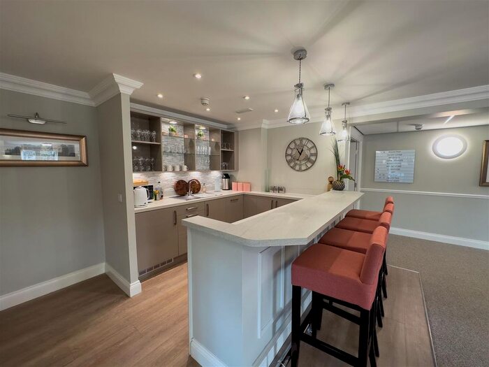 1 Bedroom Flat For Sale In Crookham Road, Fleet, GU51