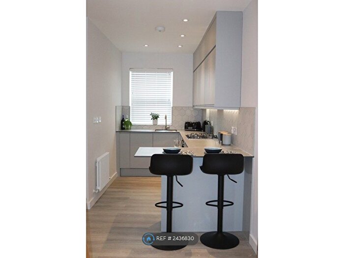 Studio To Rent In The Broadway, London, SW19