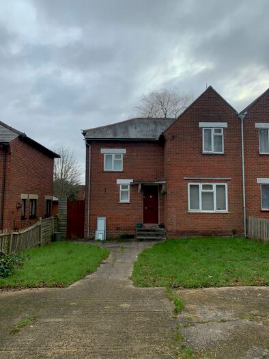 4 Bedroom Semi-Detached House To Rent In Mayfield Road, Southampton SO17