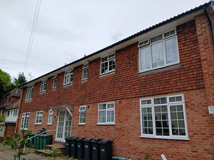 1 Bedroom Apartment To Rent In Garibaldi Road, Redhill, RH1