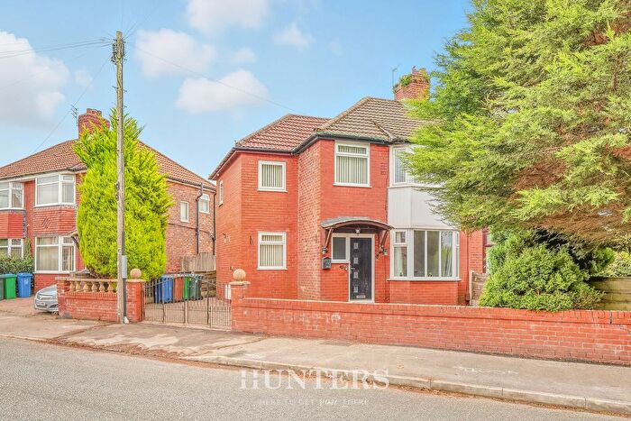 4 Bedroom Semi Detached House For Sale In Acresfield Road, Middleton, Manchester, M24