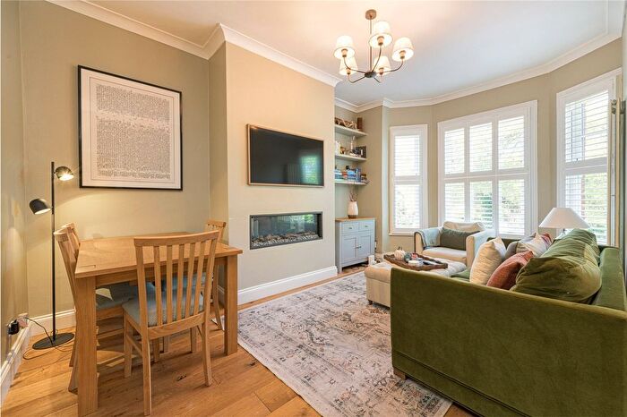 3 Bedroom Flat To Rent In Gap Road, Wimbledon, London, SW19