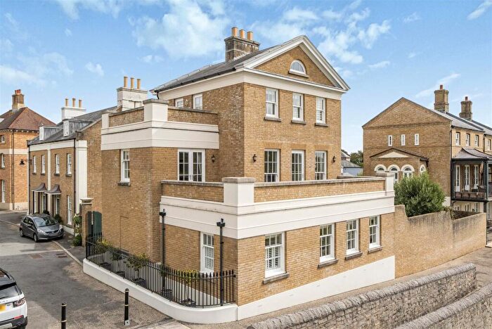 4 Bedroom Detached House For Sale In Wadebridge Lane, Poundbury, Dorchester, DT1